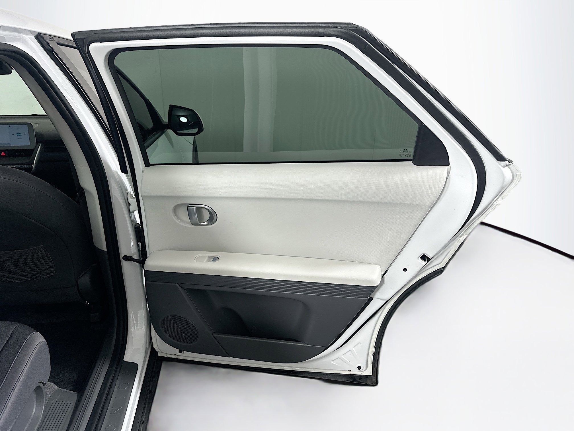 Used 2024 Hyundai Ioniq 5 SEL RWD image 31