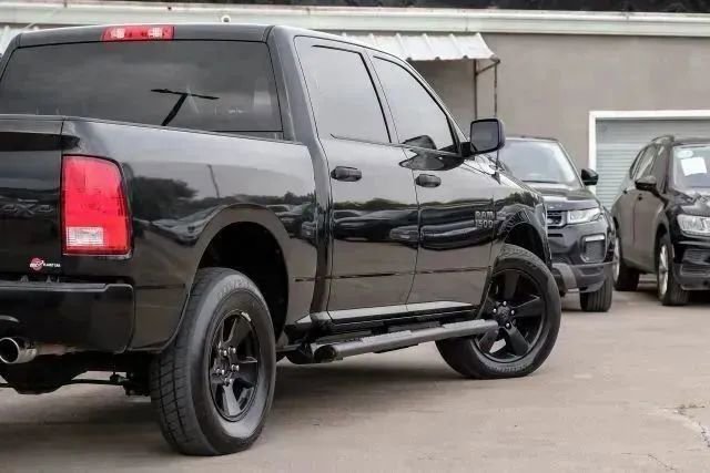 Used 2018 RAM 1500 Express w/ Black Ram 1500 Express Group image 12