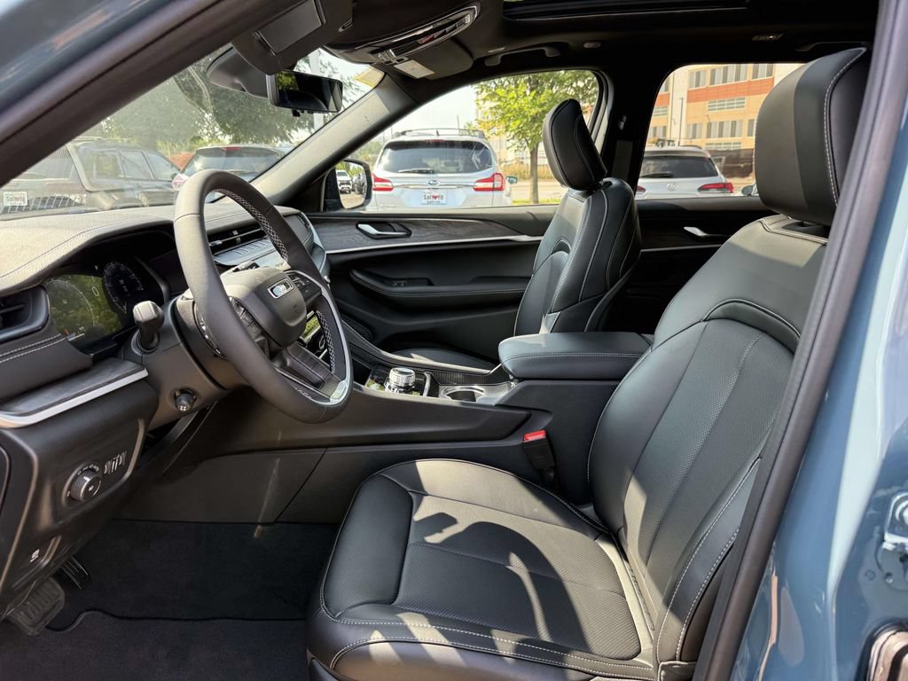 New 2027 Jeep Grand Cherokee Limited AWD/4WD image 14