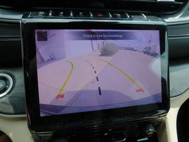 Used 2023 Jeep Grand Cherokee Limited image 15