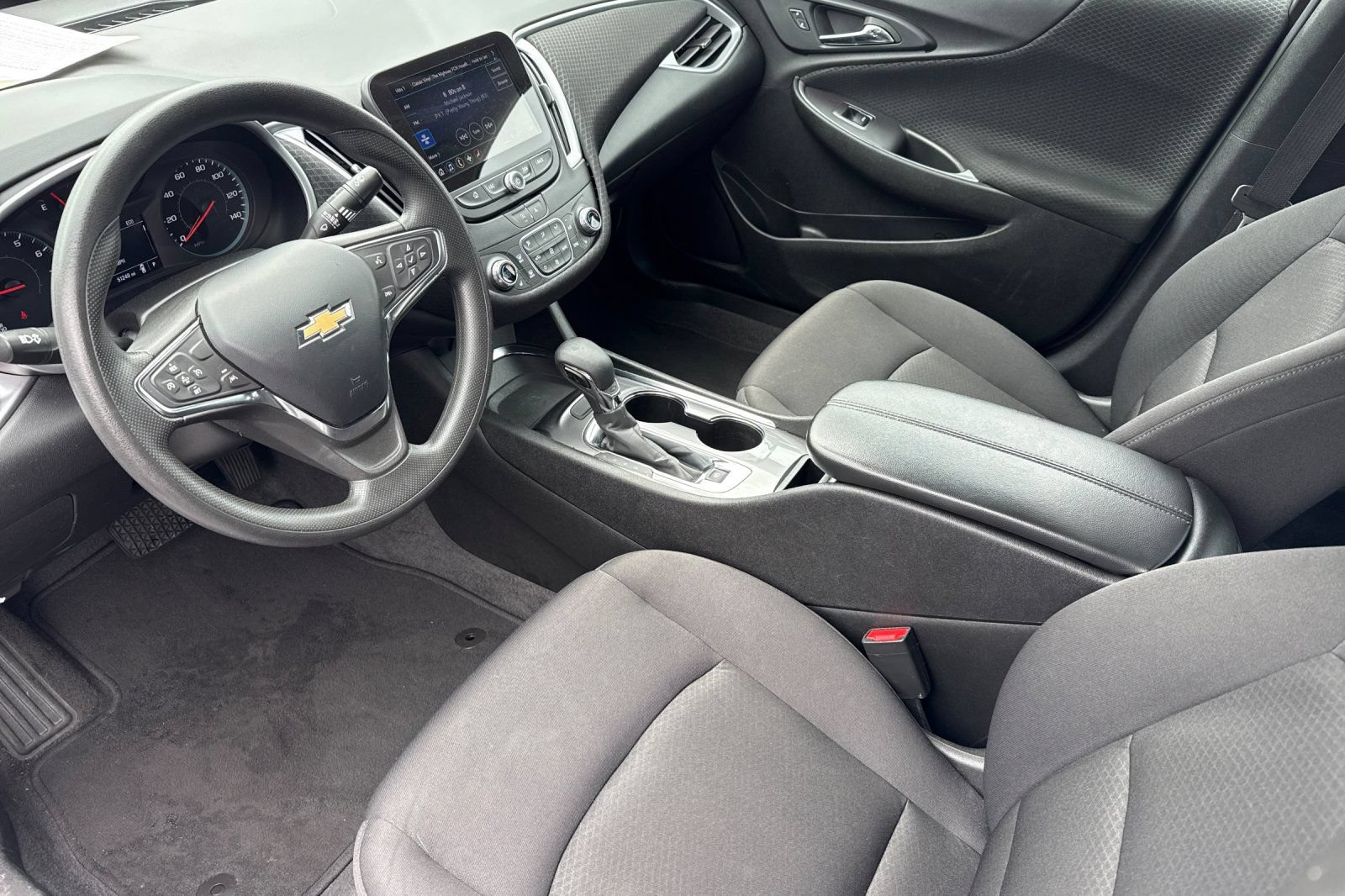 Used 2023 Chevrolet Malibu LT FWD image 5