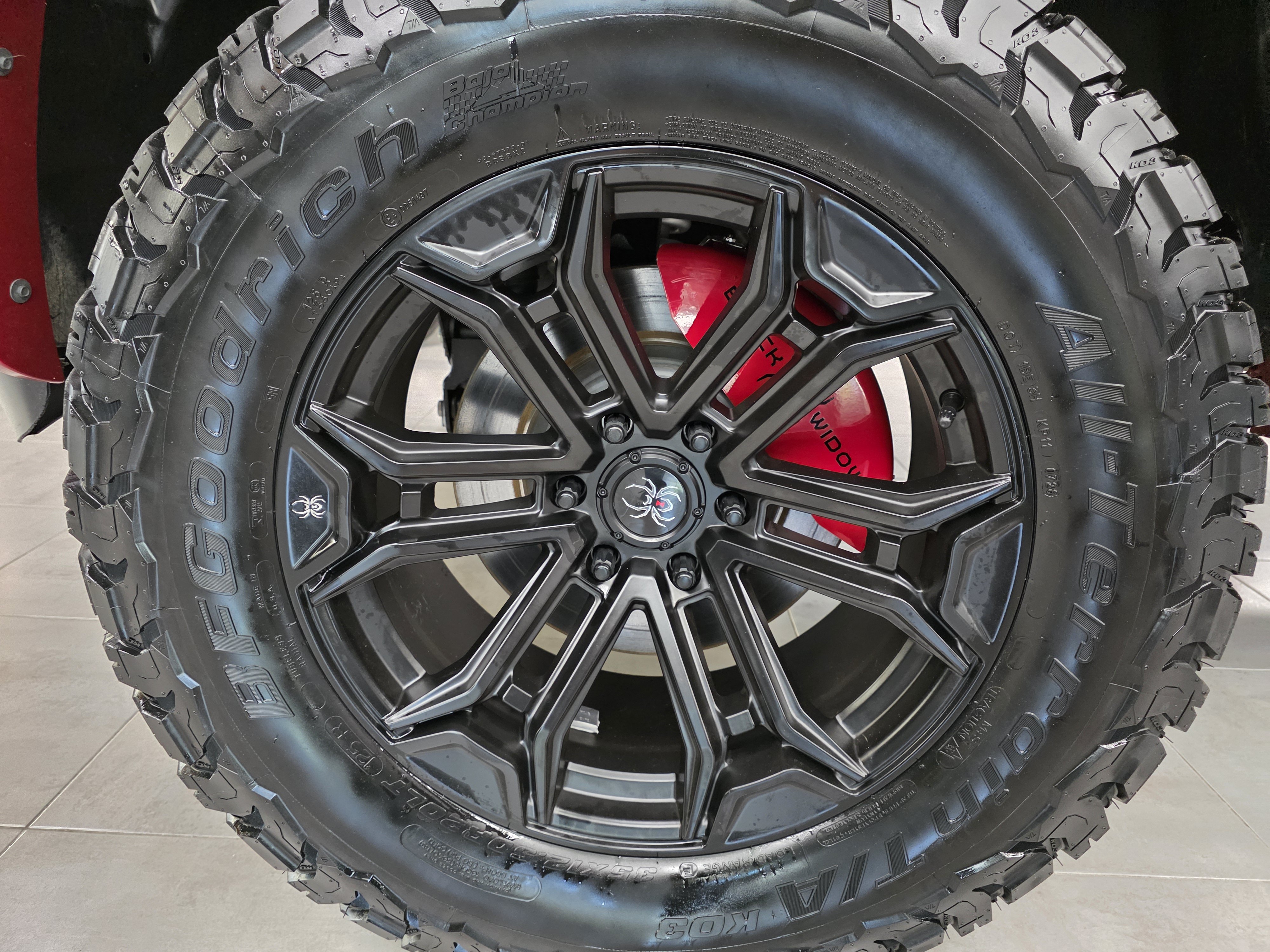 New 2026 RAM 1500 Laramie w/ Night Edition AWD/4WD image 7