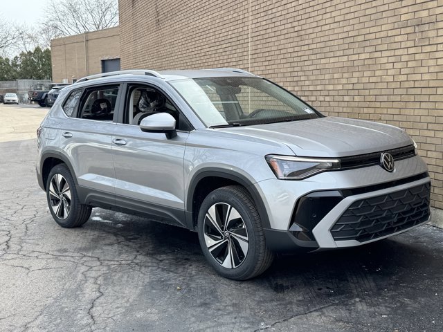 New 2026 Volkswagen Taos SE image 5