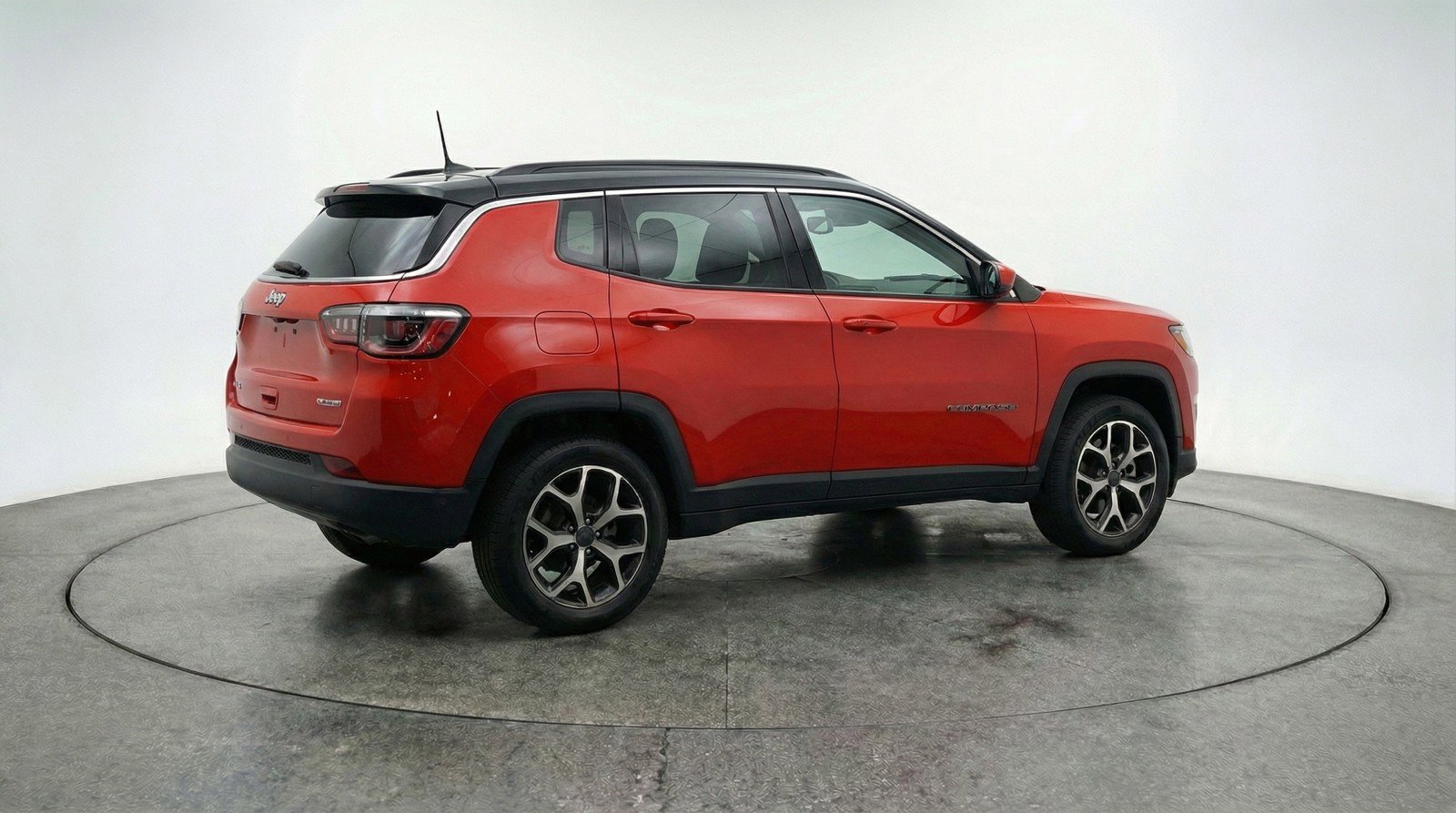 Used 2025 Jeep Compass Limited image 9
