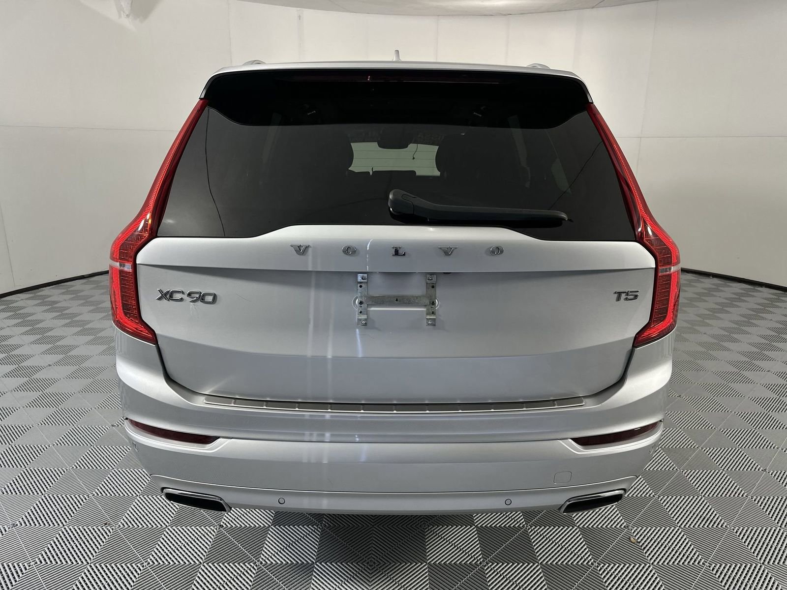 Used 2021 Volvo XC90 T5 Momentum w/ Protection Package Premier image 7