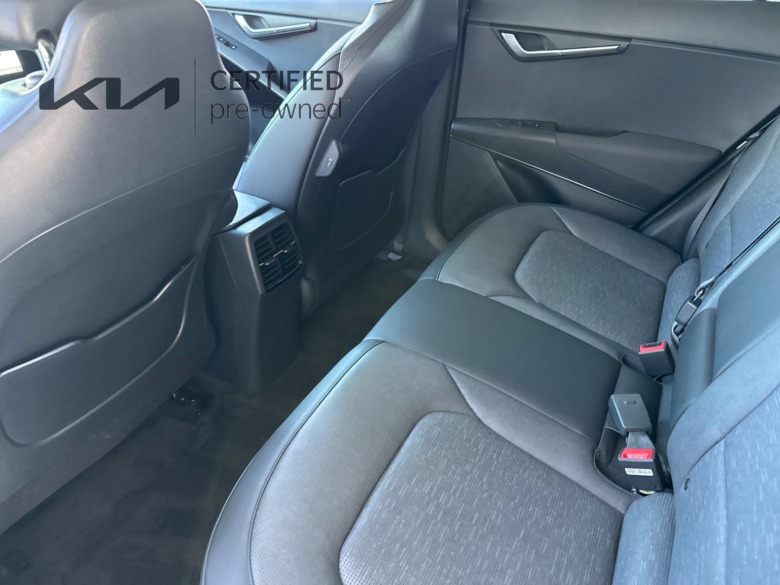 Certified 2024 Kia Niro Wave w/ Wave Preserve Package FWD image 13