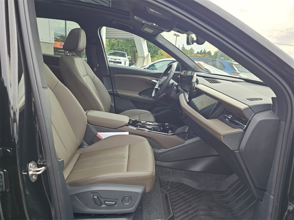 Used 2025 Audi Q6 e-tron Prestige w/ 20" Wheel Package image 12