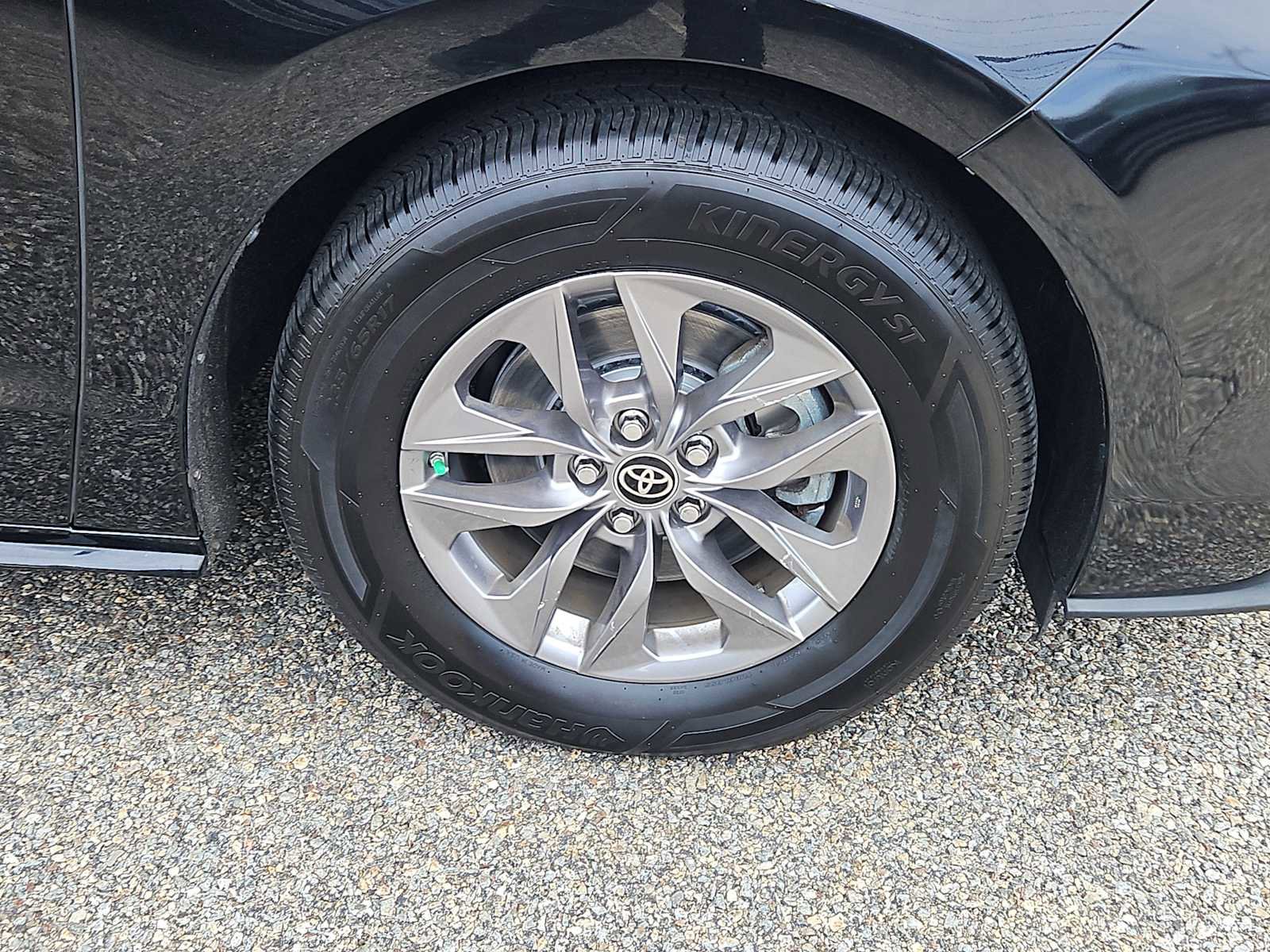 Used 2023 Toyota Sienna XLE w/ XLE Plus Package image 10