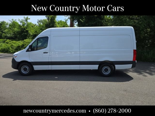 Used 2023 Mercedes-Benz Sprinter 2500 image 4
