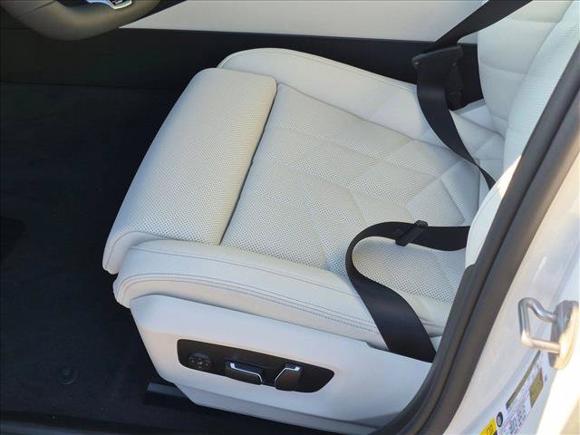 New 2027 BMW 550e xDrive w/ Executive Package AWD/4WD image 4