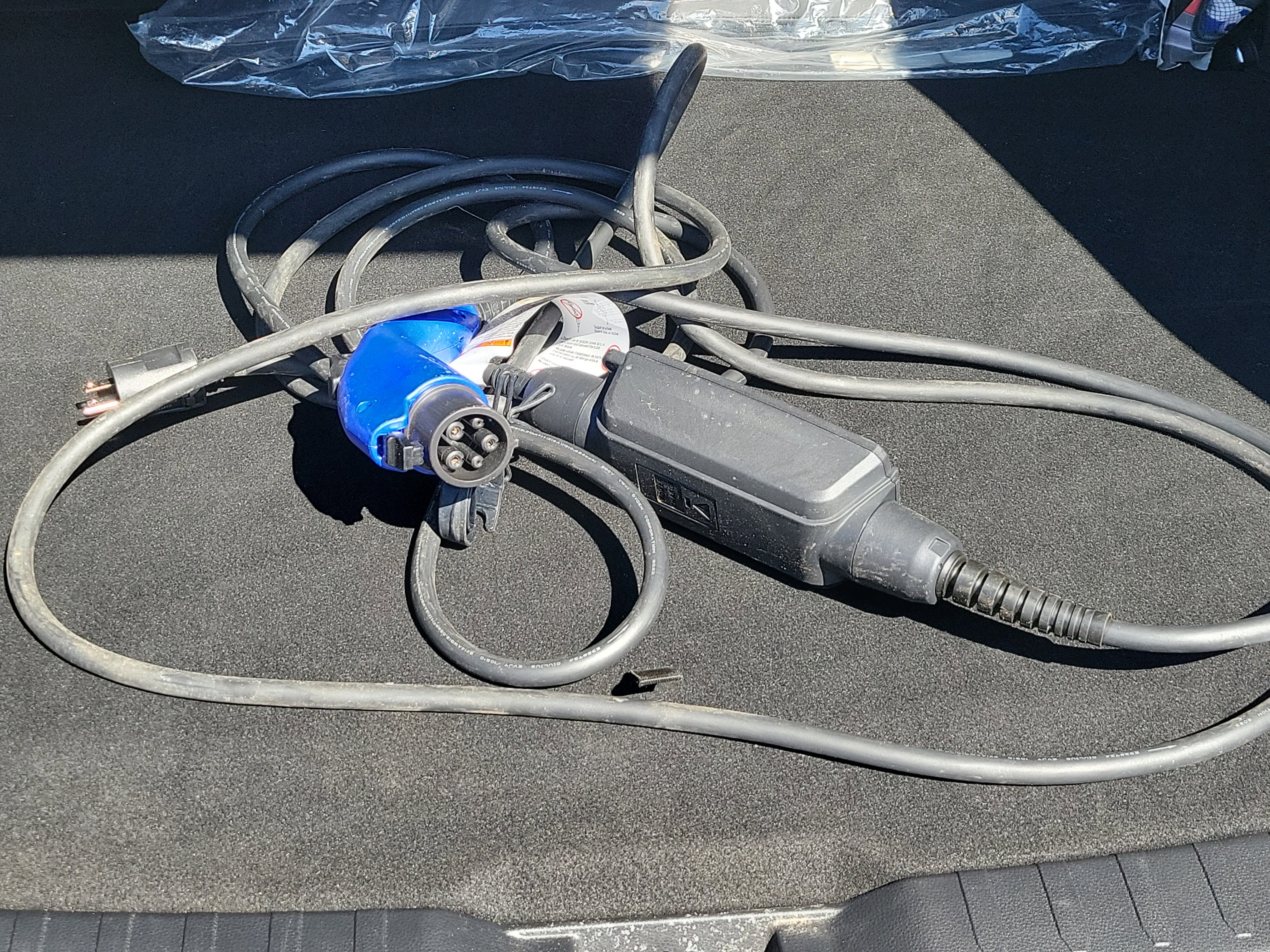 Used 2023 Toyota RAV4 XSE w/ Weather Package AWD/4WD image 30