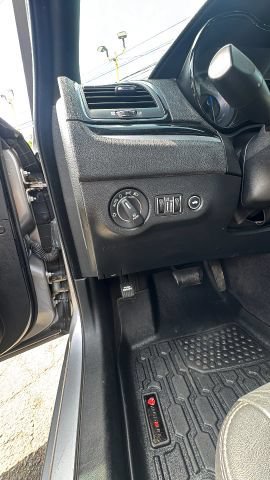 Used 2018 Chrysler 300 S w/ 300S Premium Group RWD image 12