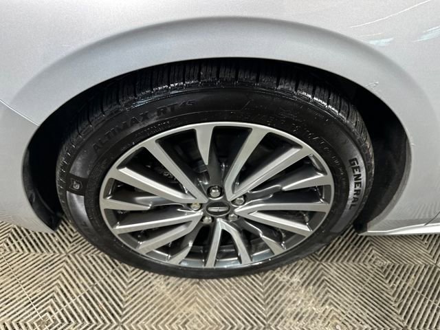 Used 2017 Lincoln Continental Select image 10