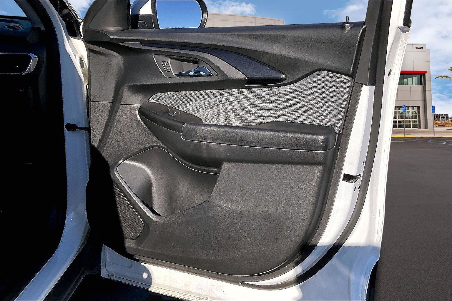 Used 2023 Chevrolet TrailBlazer LT image 23