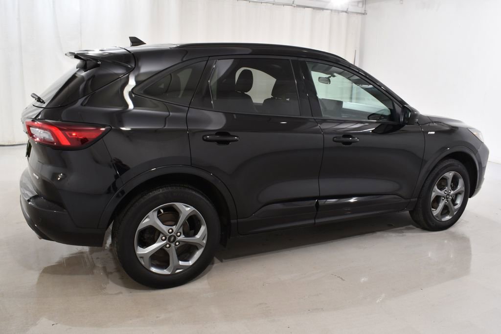 Used 2024 Ford Escape ST-Line w/ Tech Pack #1 AWD/4WD image 11