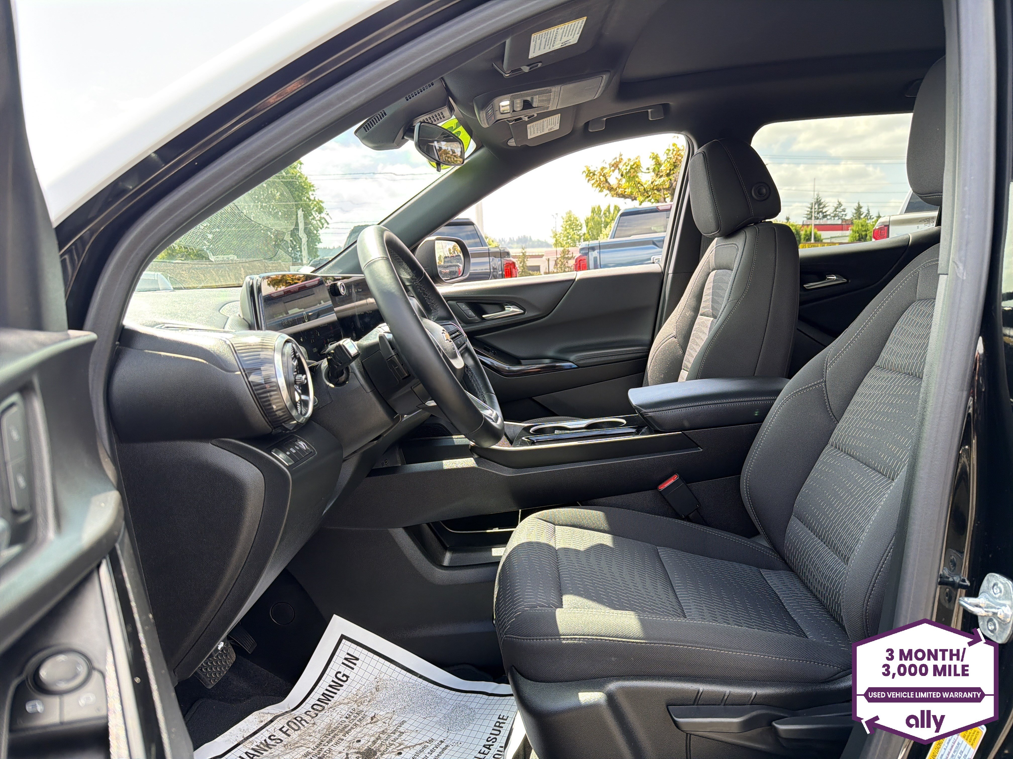 Used 2025 Chevrolet Equinox LT AWD/4WD image 10