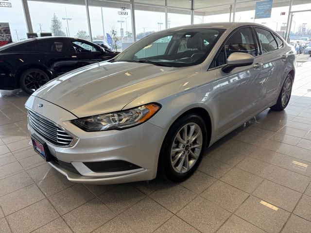Used 2017 Ford Fusion SE w/ Fusion SE Technology Package image 6