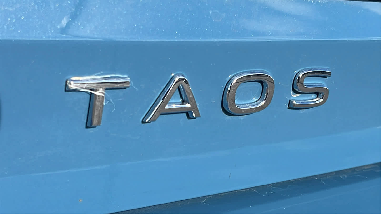 Used 2025 Volkswagen Taos SE image 28