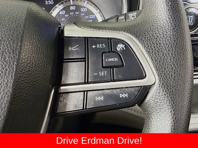 Used 2023 Toyota Highlander L image 14