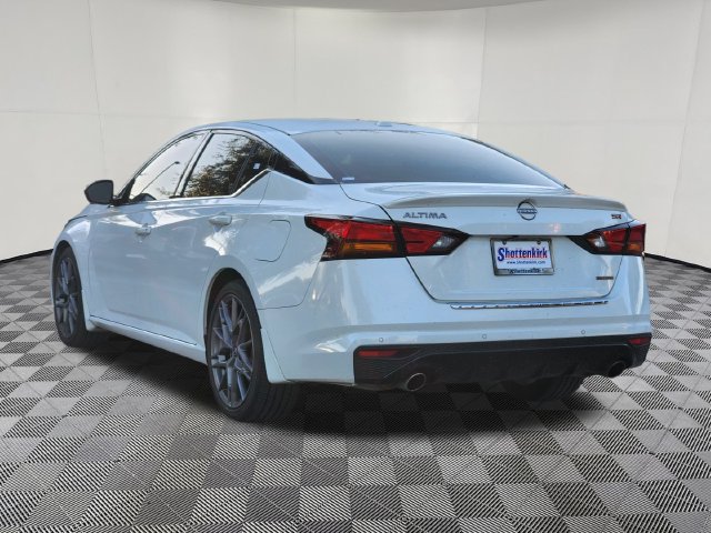 Used 2023 Nissan Altima 2.0 SR FWD image 8