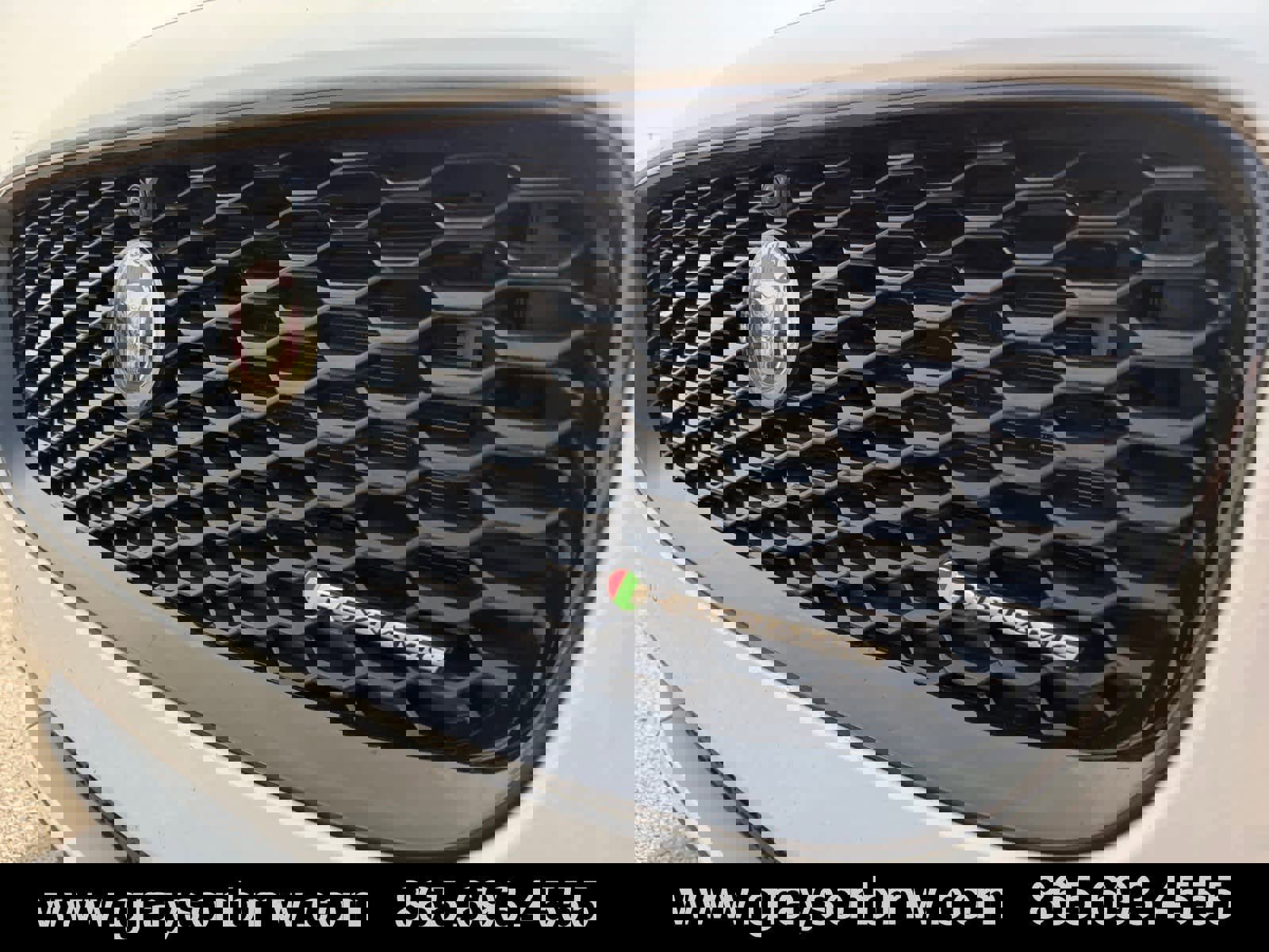 Used 2019 Jaguar E-PACE R-Dynamic HSE image 10