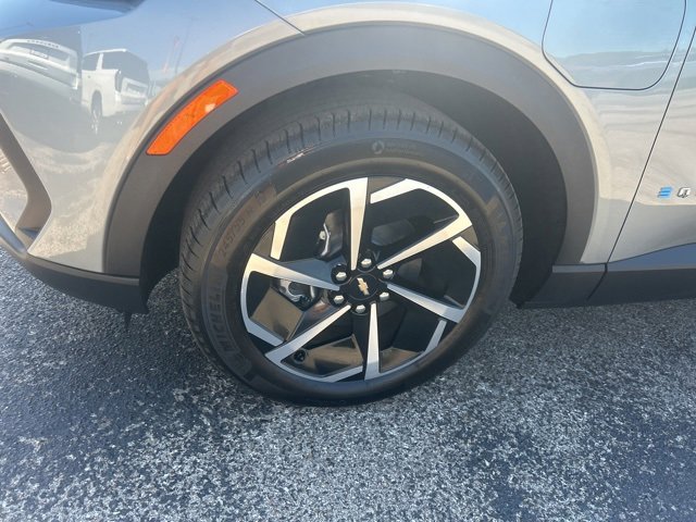 New 2026 Chevrolet Equinox EV LT image 10