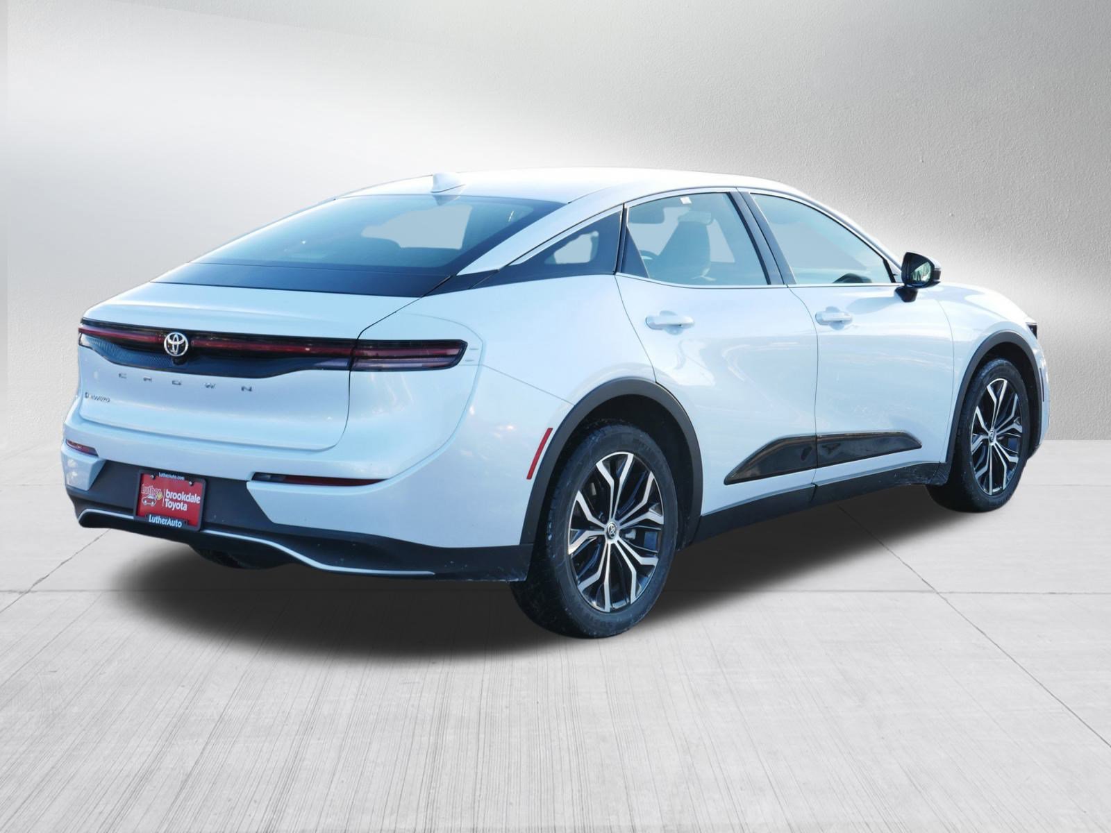 Used 2024 Toyota Crown XLE image 7