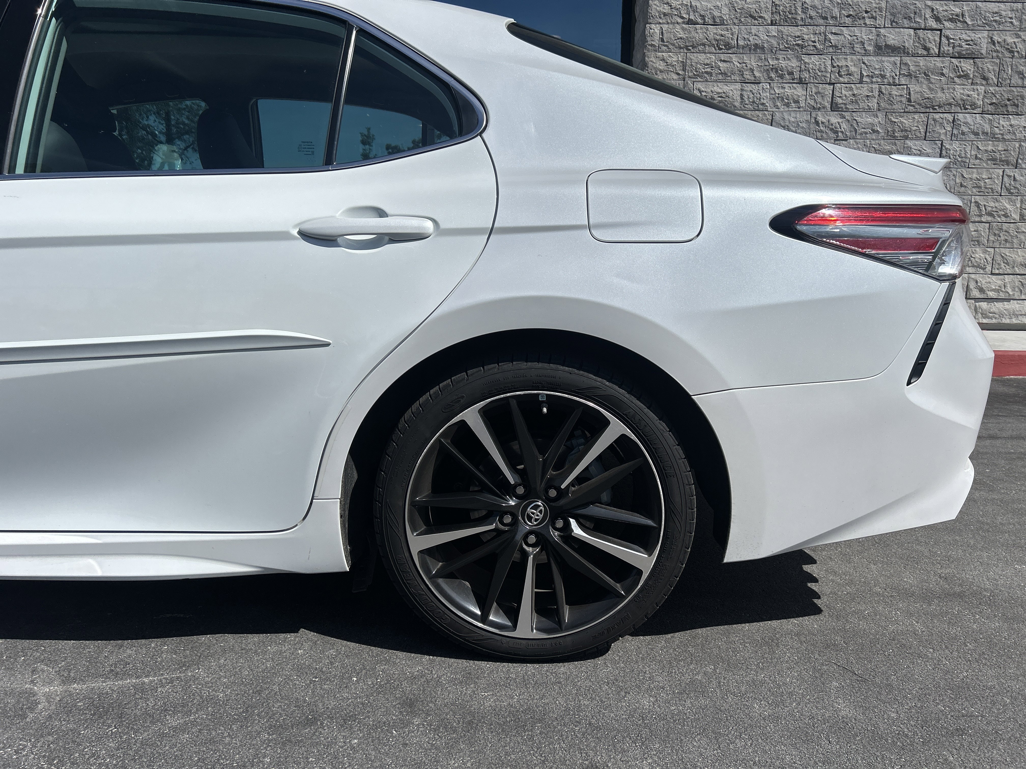 Used 2018 Toyota Camry XSE image 14