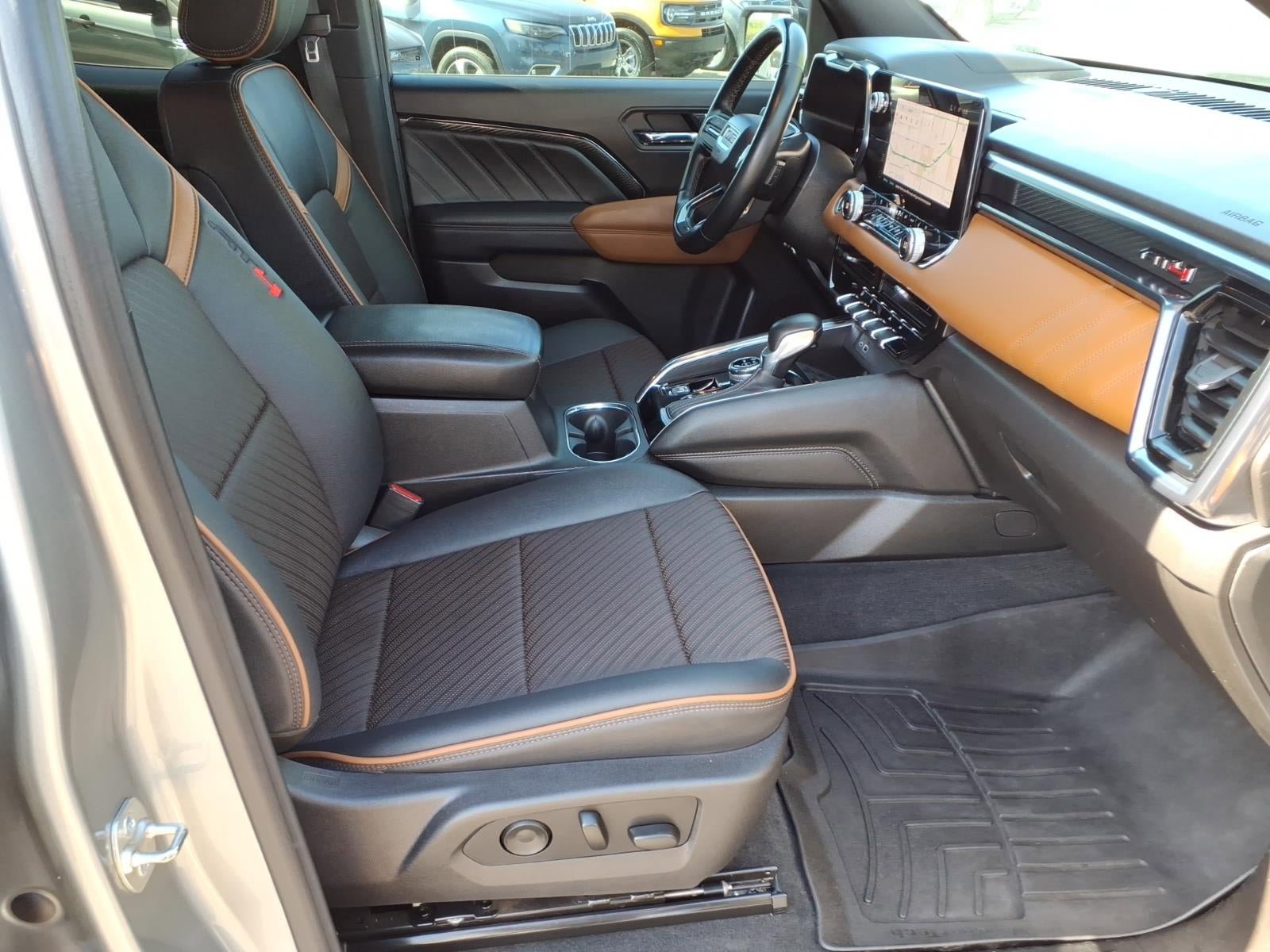 Used 2024 GMC Canyon AT4 w/ AT4 Premium Package AWD/4WD image 11