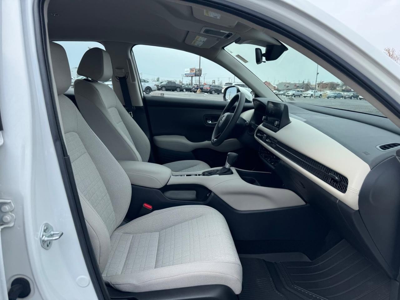 Used 2023 Honda HR-V LX image 17