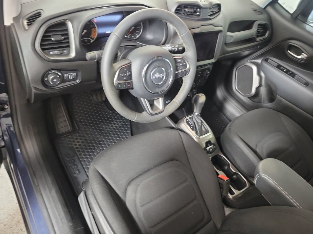 Used 2022 Jeep Renegade Latitude AWD/4WD image 11