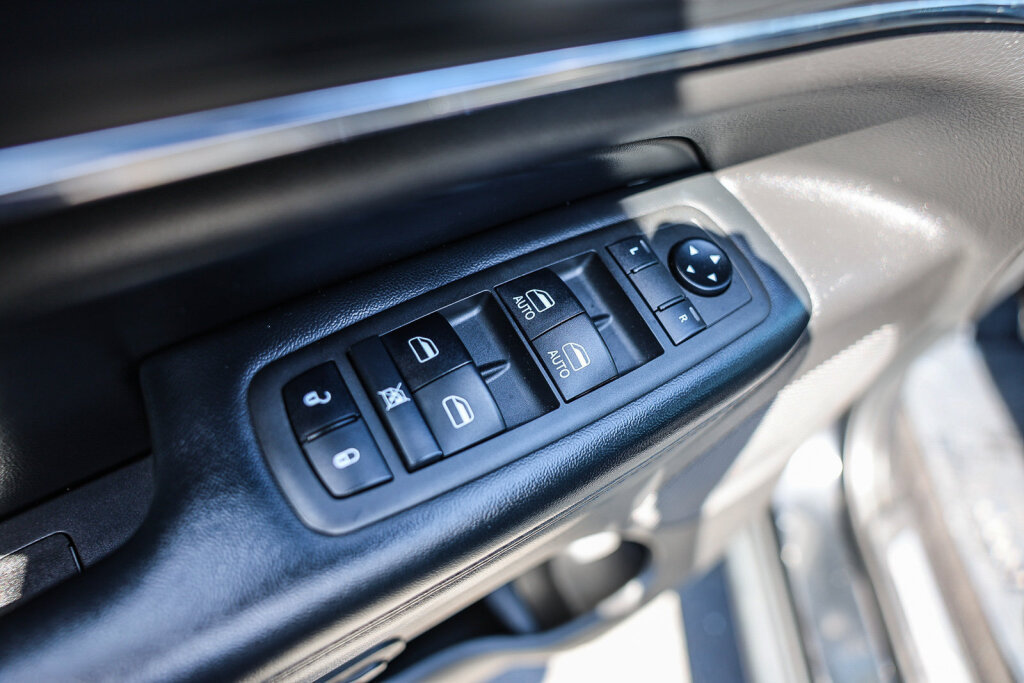 Used 2019 Jeep Grand Cherokee Limited w/ Luxury Group II RWD image 11