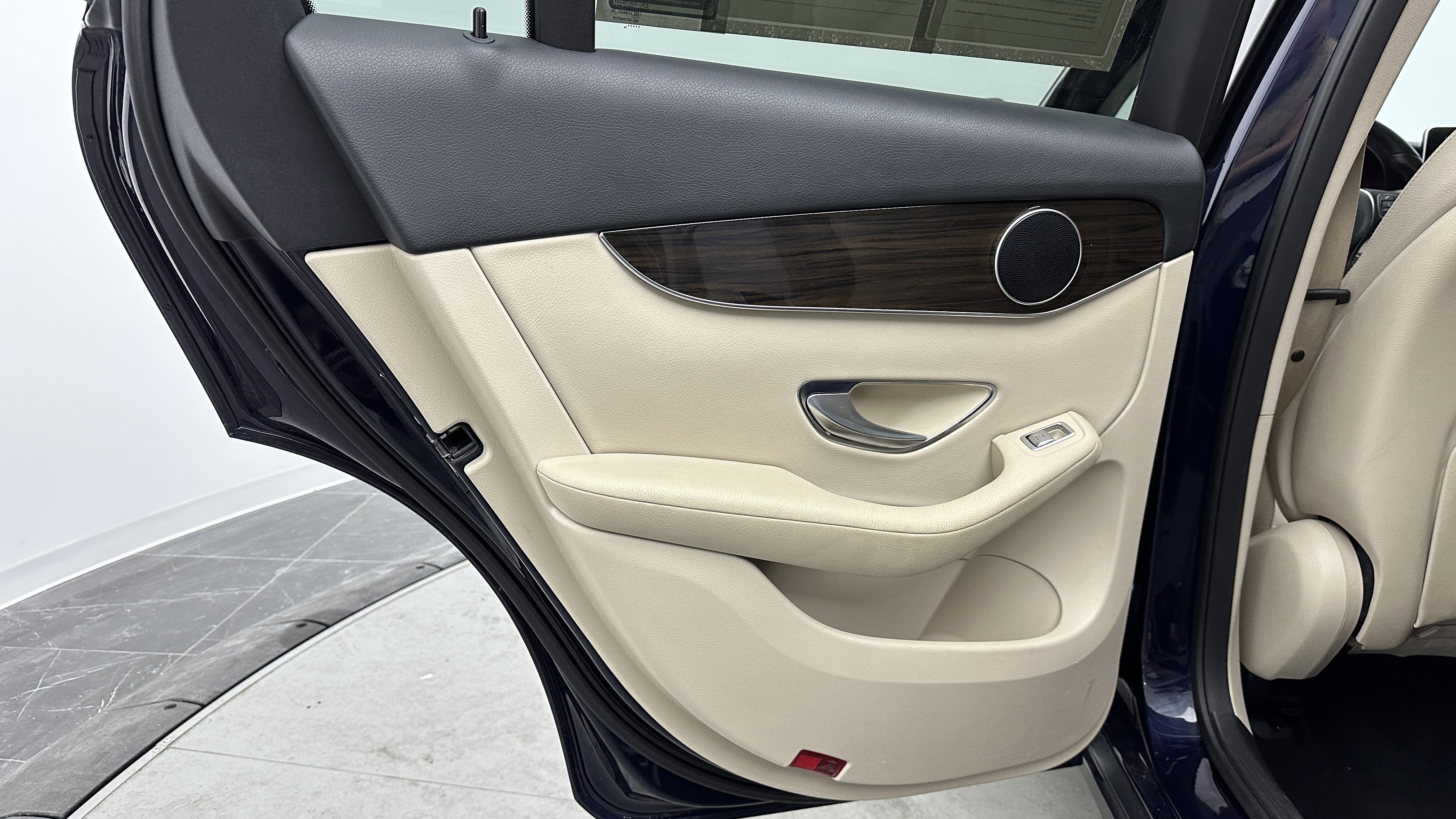 Used 2016 Mercedes-Benz GLC 300 image 28