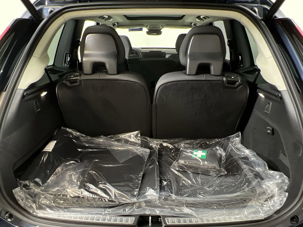 New 2026 Volvo XC90 T8 Plus image 18