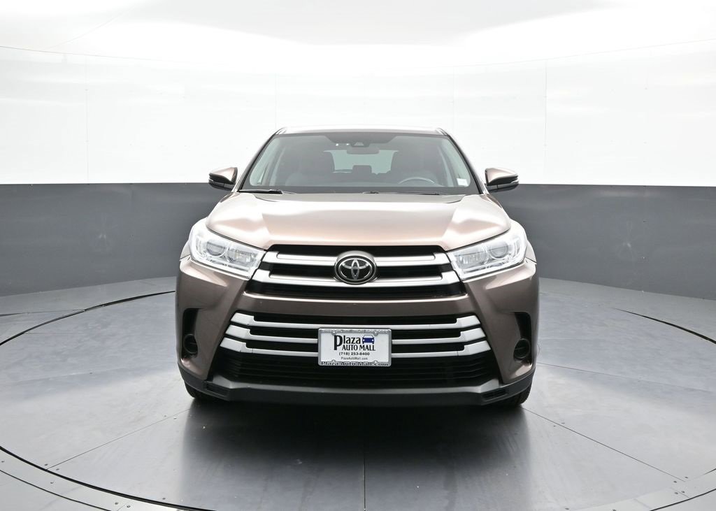 Certified 2018 Toyota Highlander LE image 2
