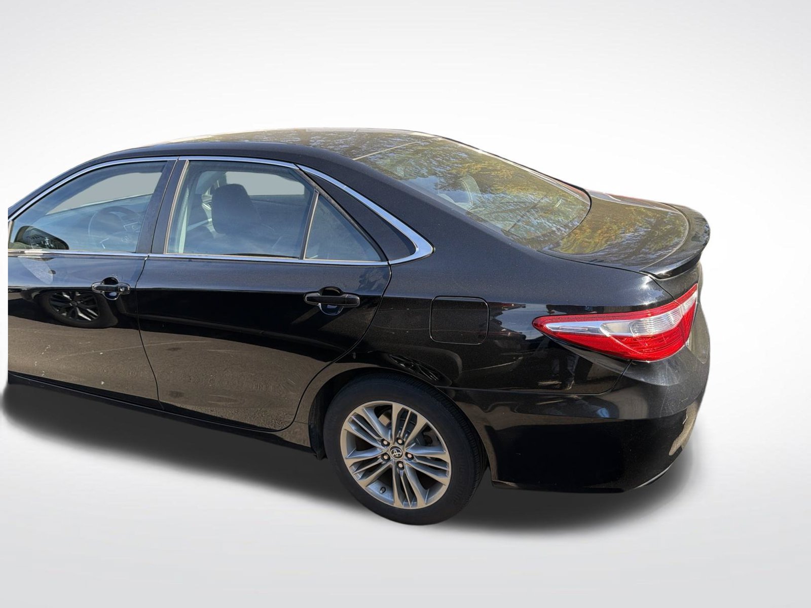Used 2015 Toyota Camry SE FWD image 6