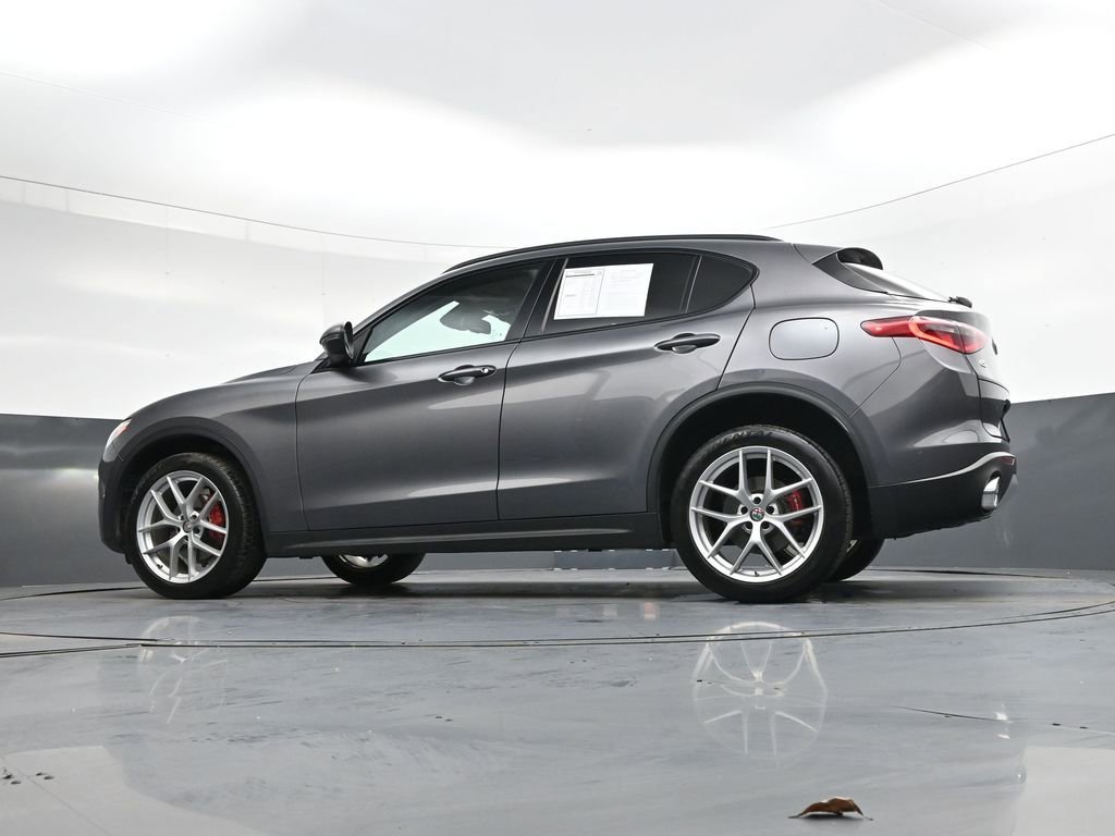 Used 2018 Alfa Romeo Stelvio Sport w/ Quick Order Package 22J Sport image 39