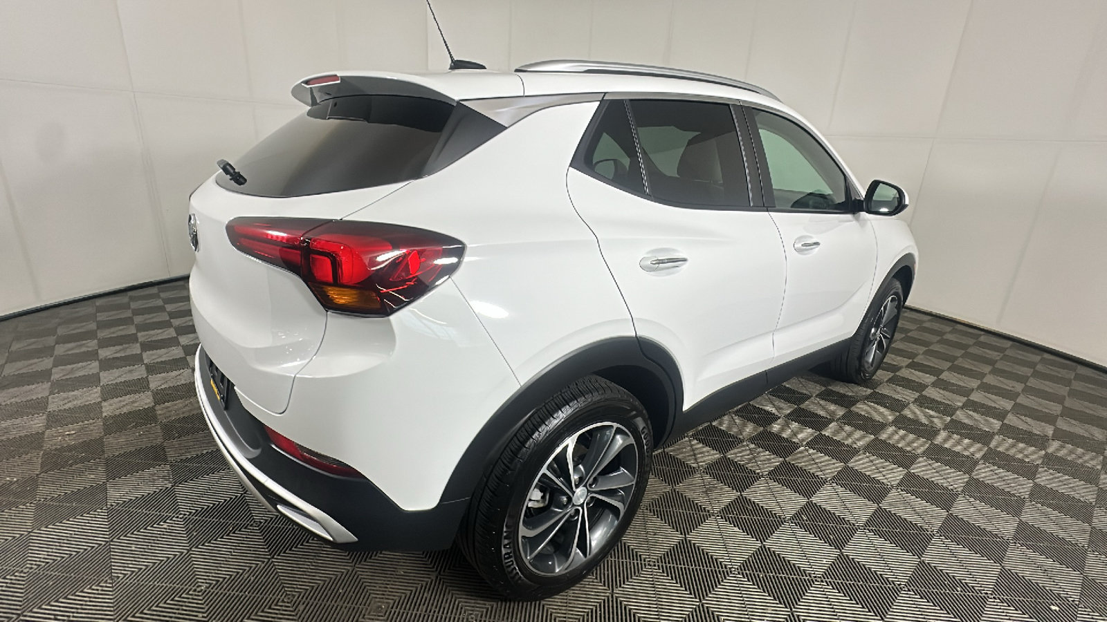 Used 2023 Buick Encore GX Select w/ Safety Package II AWD/4WD image 3