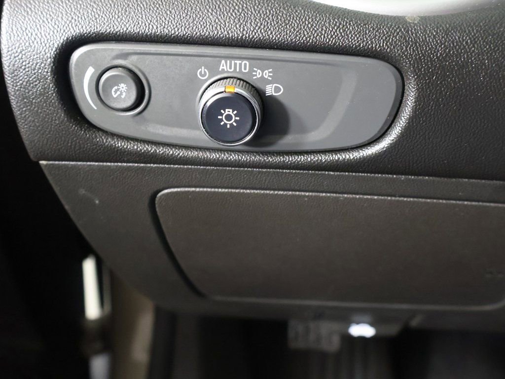 Used 2022 Chevrolet Malibu LS image 30