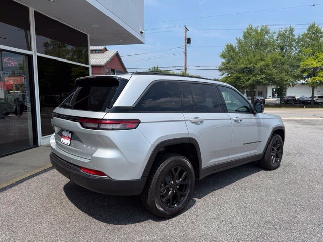 New 2026 Jeep Grand Cherokee Altitude AWD/4WD image 7