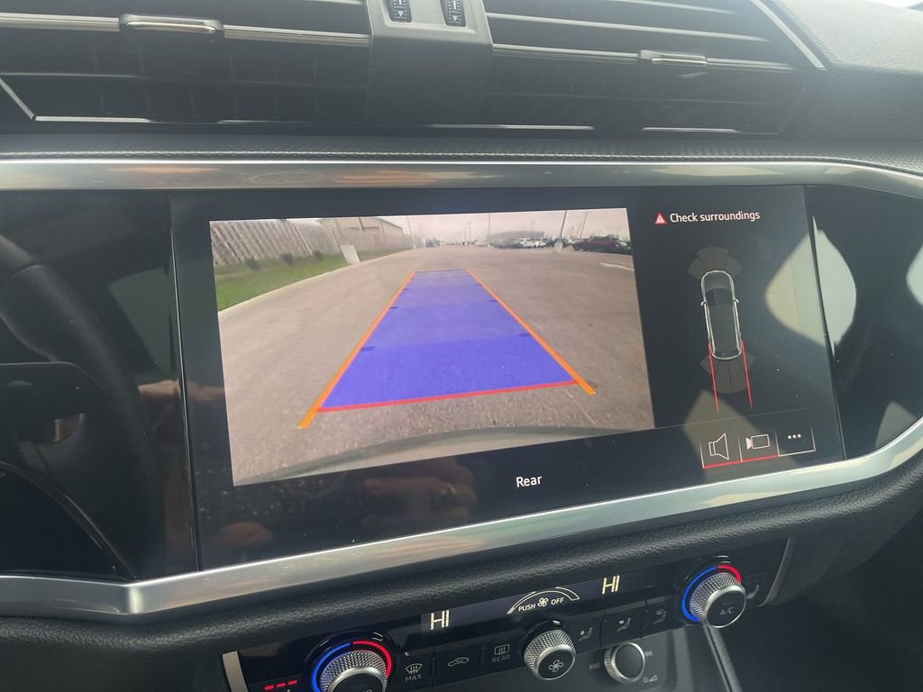 Used 2025 Audi Q3 2.0T Premium image 27