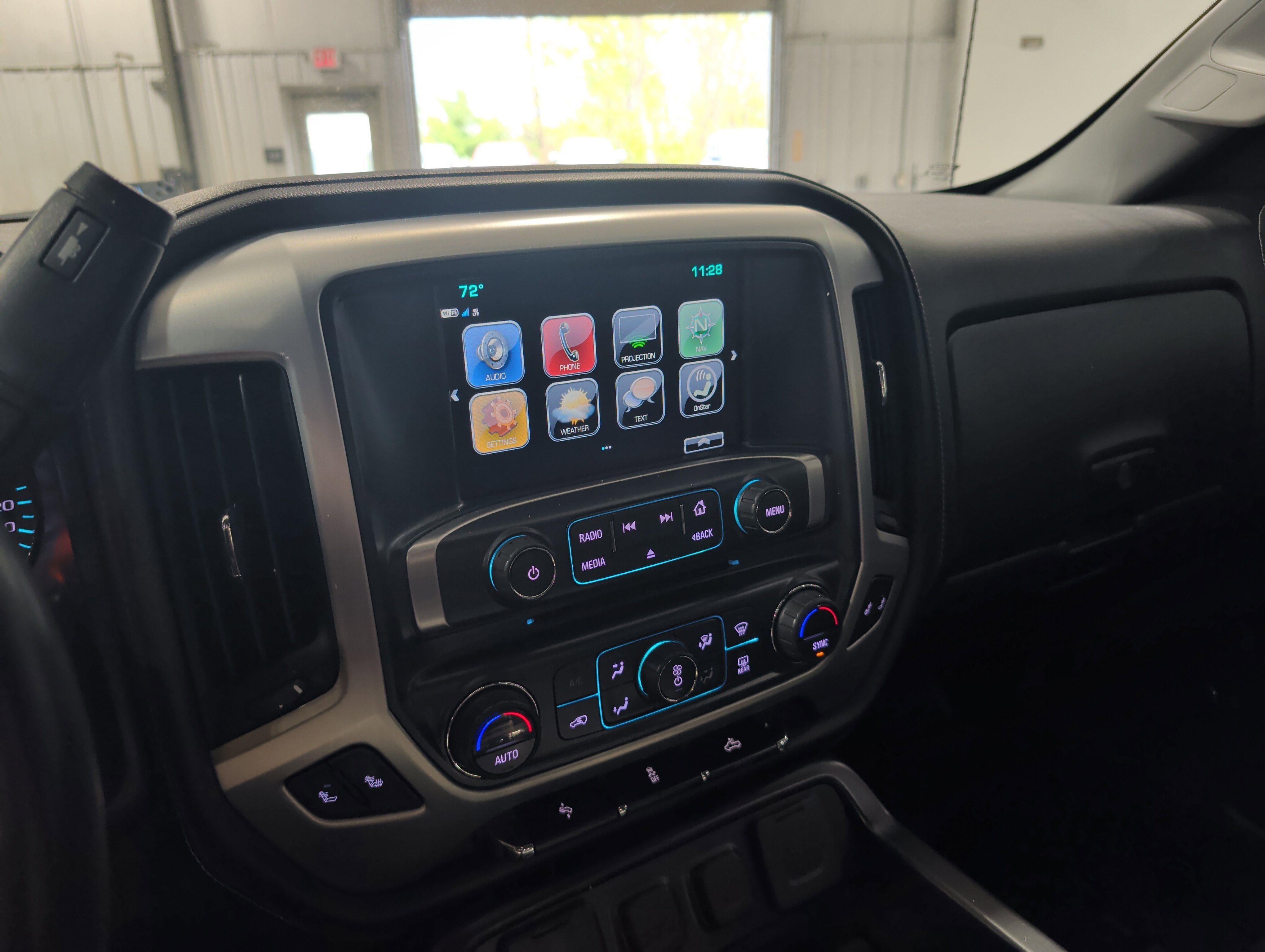 Used 2018 GMC Sierra 1500 SLT w/ SLT Premium Package AWD/4WD image 11