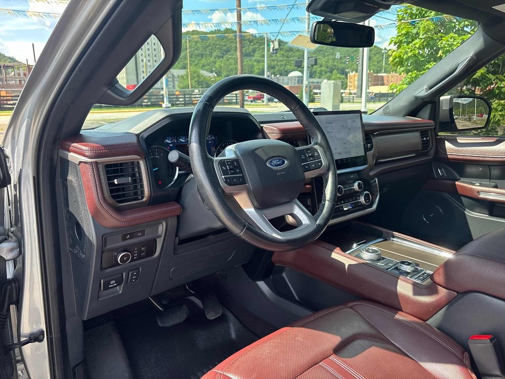Used 2023 Ford Expedition Limited AWD/4WD image 13