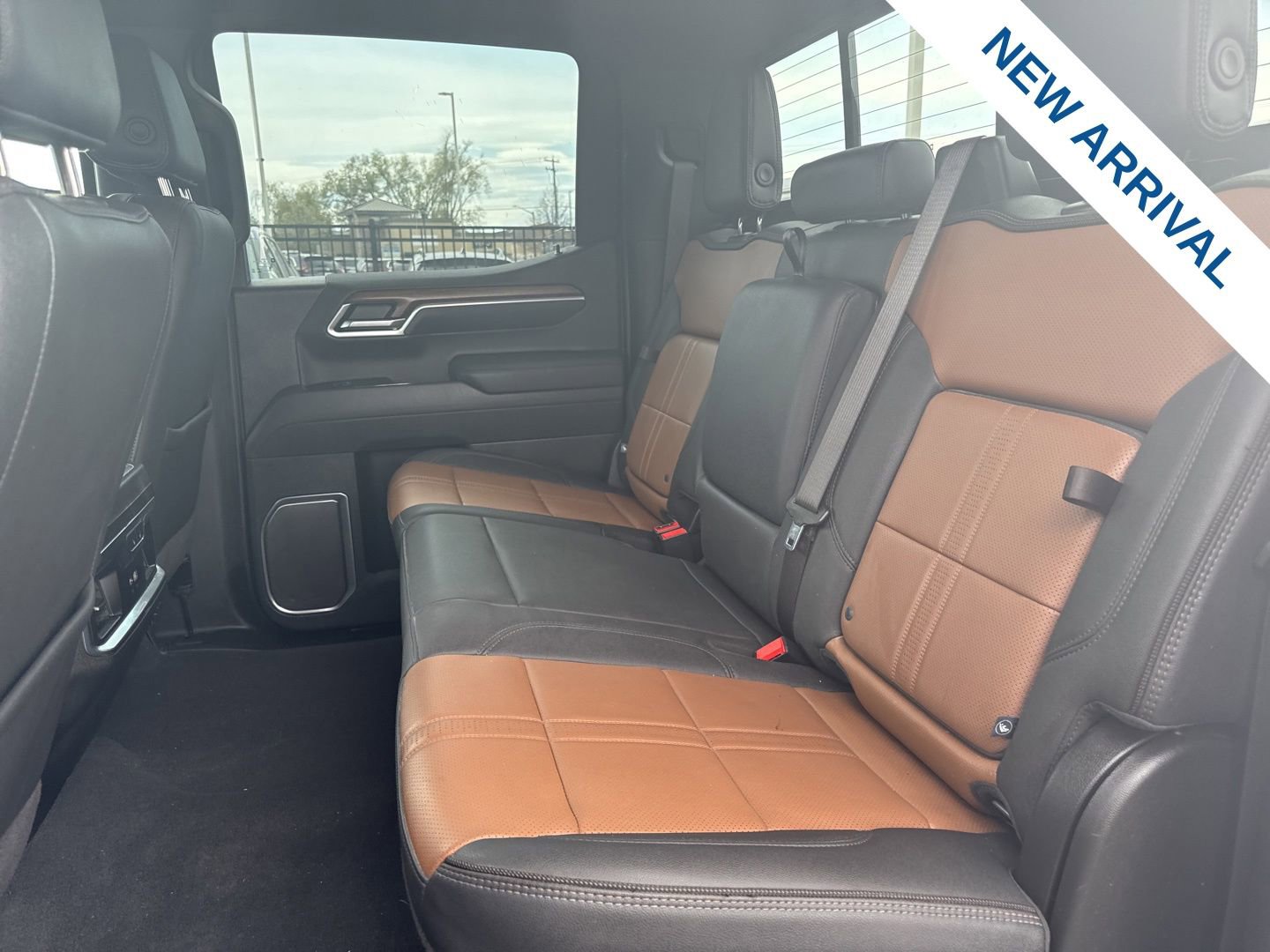 Used 2025 Chevrolet Silverado 1500 High Country w/ Technology Package AWD/4WD image 14