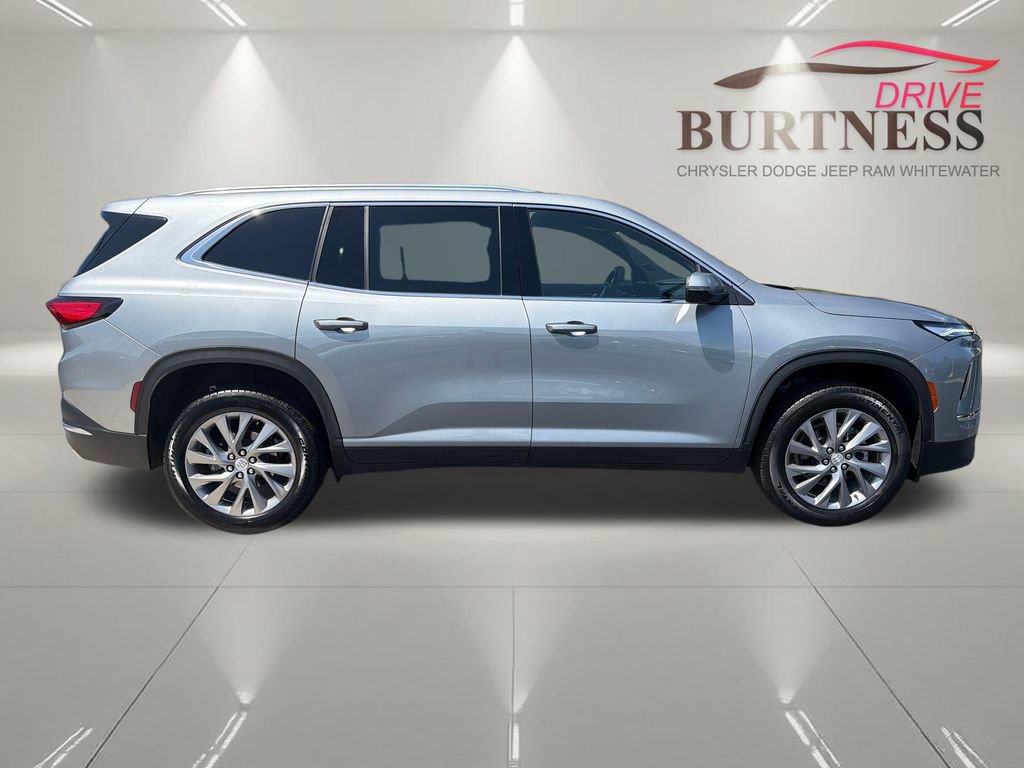 Certified 2025 Buick Enclave Preferred FWD image 11