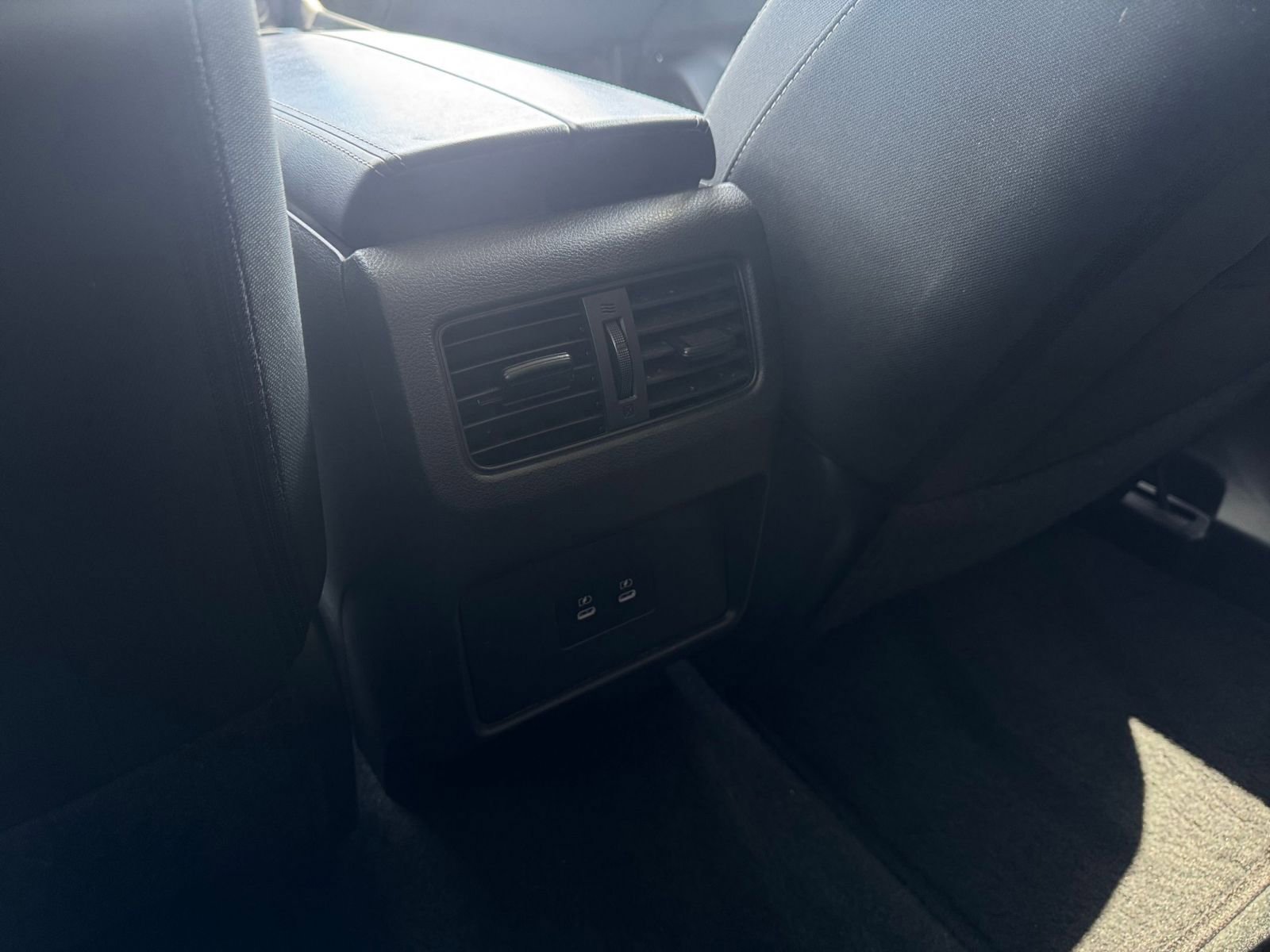 Used 2025 Nissan Rogue SV FWD image 24