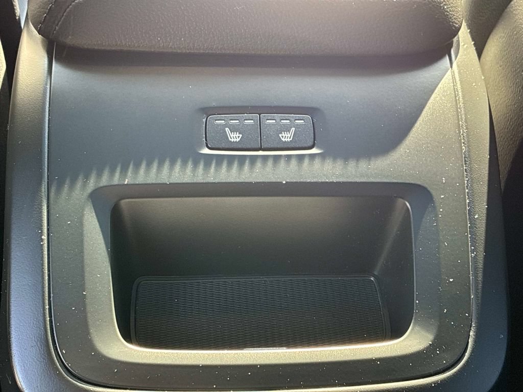 Used 2023 Volvo XC60 B5 Core AWD/4WD image 18