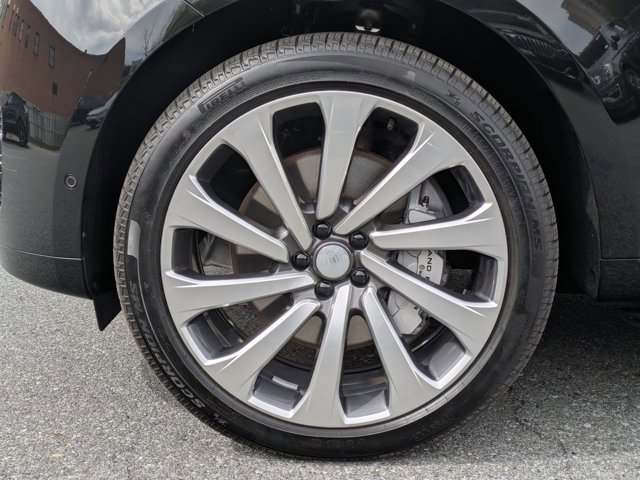 Used 2025 Land Rover Range Rover SE image 25