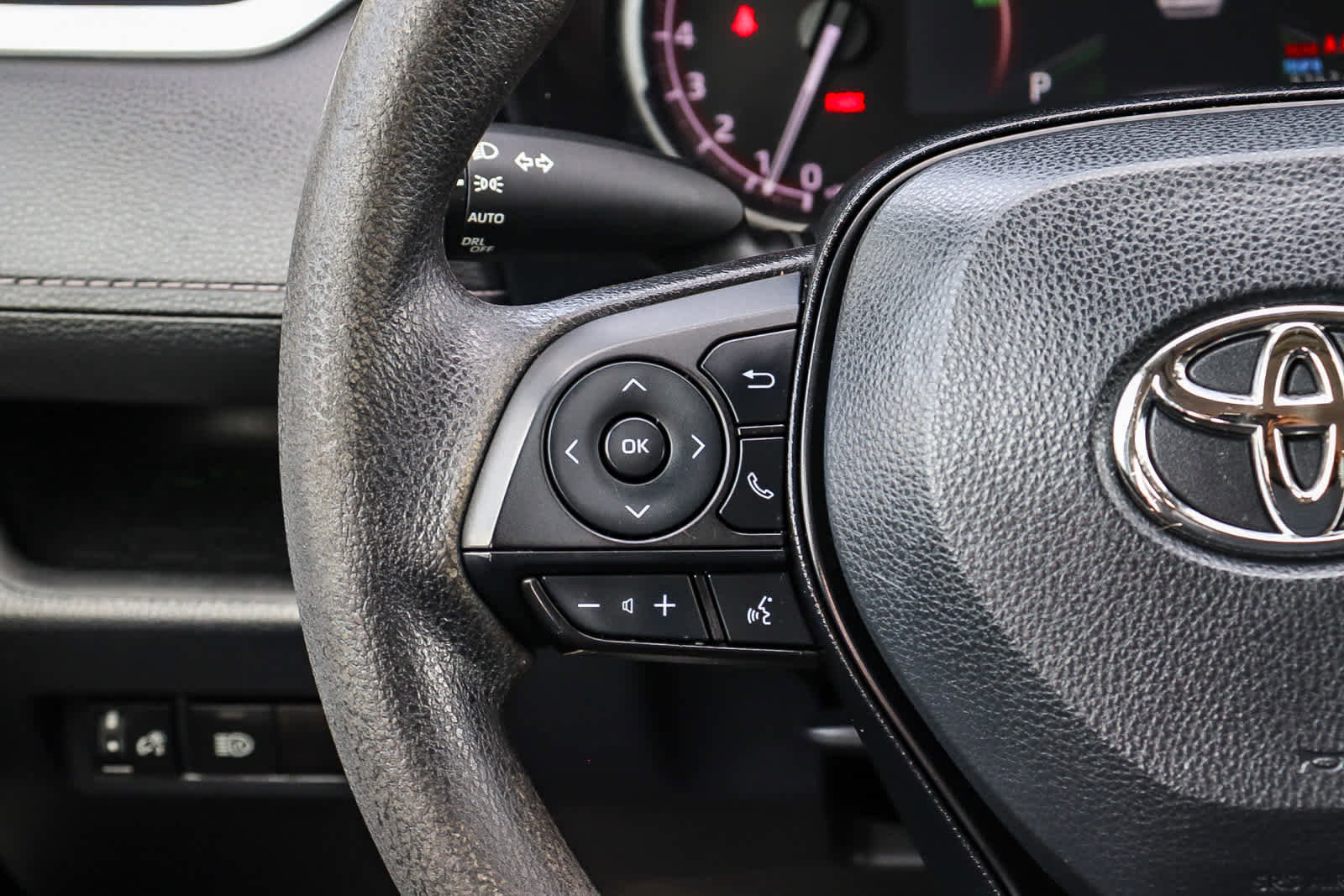 Used 2023 Toyota RAV4 XLE image 18