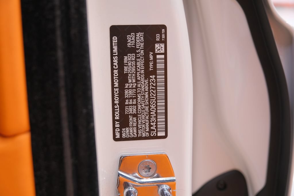 Used 2025 Rolls-Royce Cullinan Black Badge AWD/4WD image 61